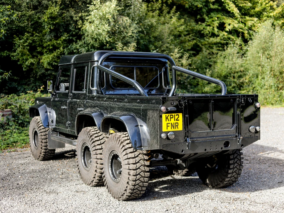 2012 Land Rover Defender 110 - Image 13 of 31