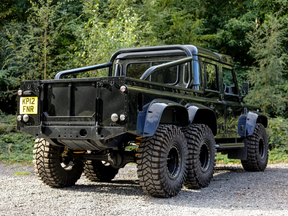 2012 Land Rover Defender 110 - Image 8 of 31