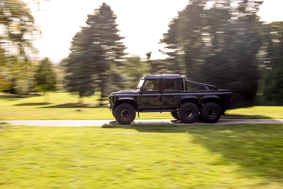 2012 Land Rover Defender 110 - Image 17 of 31