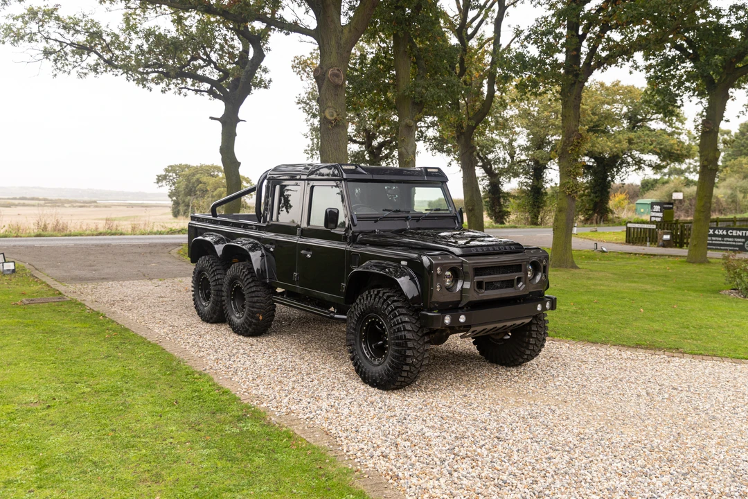2012 Land Rover Defender 110 - Image 18 of 31