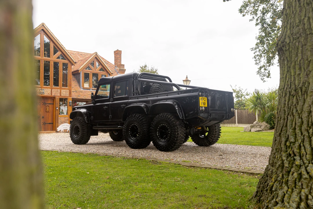 2012 Land Rover Defender 110 - Image 15 of 31