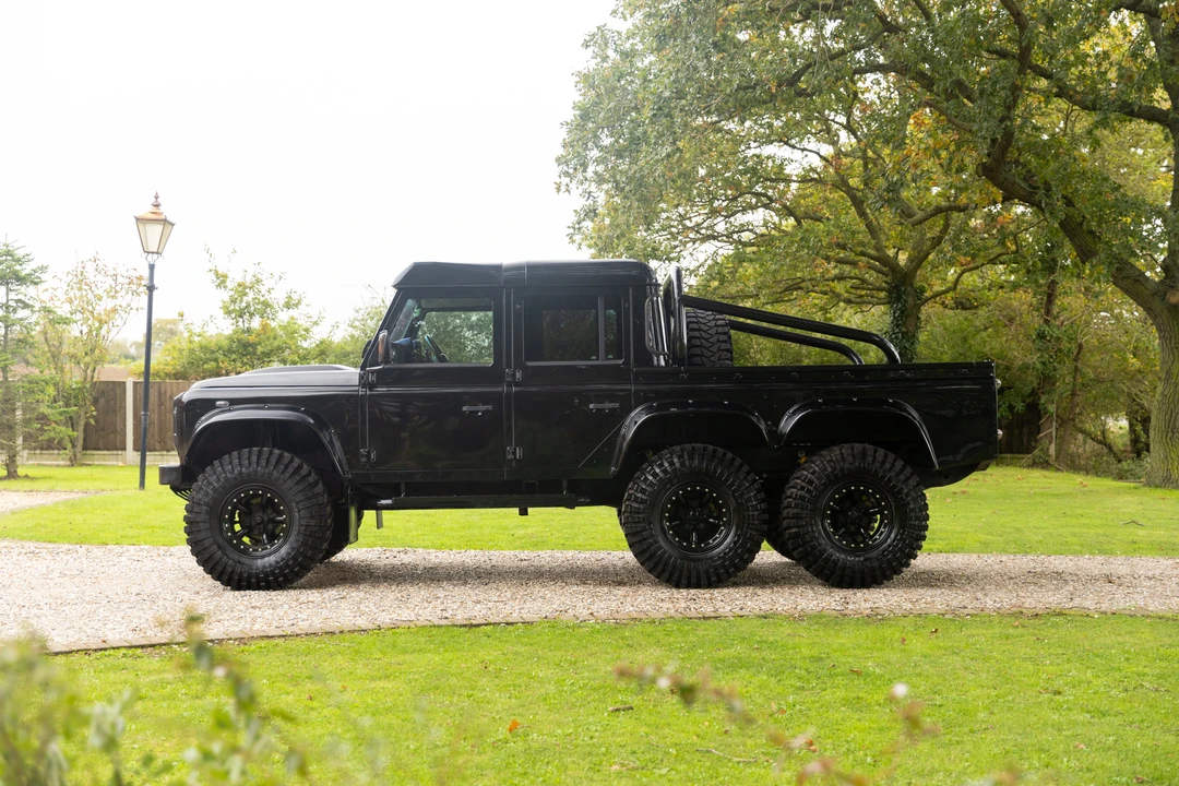 2012 Land Rover Defender 110 - Image 8 of 31