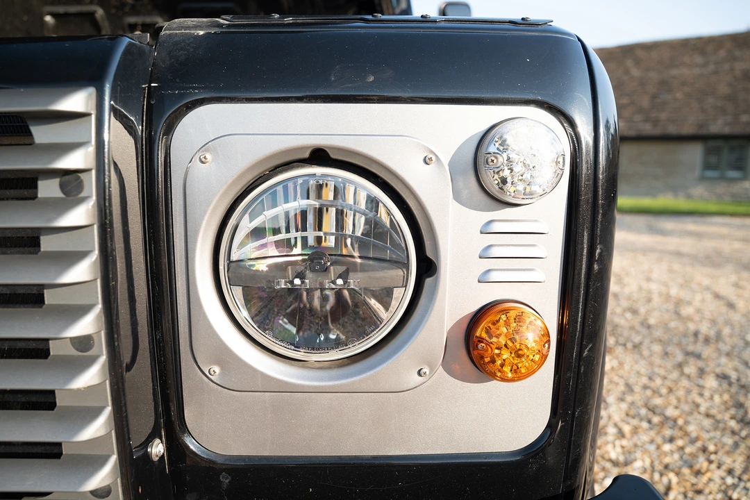 2012 Land Rover Defender 110 - Image 11 of 31
