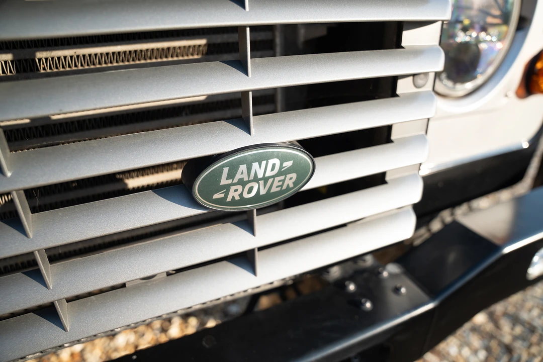 2012 Land Rover Defender 110 - Image 19 of 31