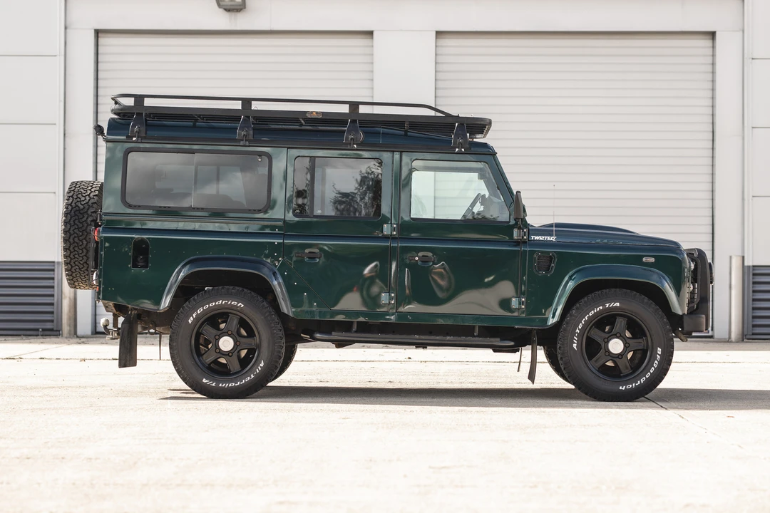 2012 Land Rover Defender 110 - Image 9 of 31
