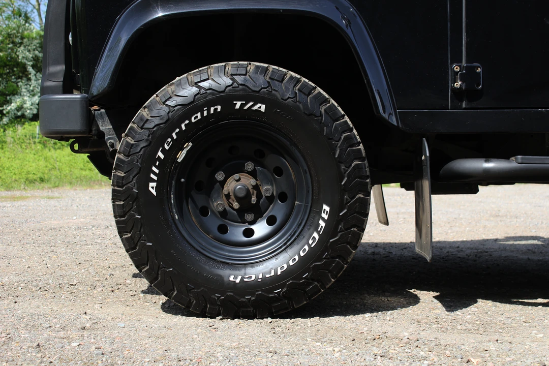 2012 Land Rover Defender 110 - Image 28 of 30