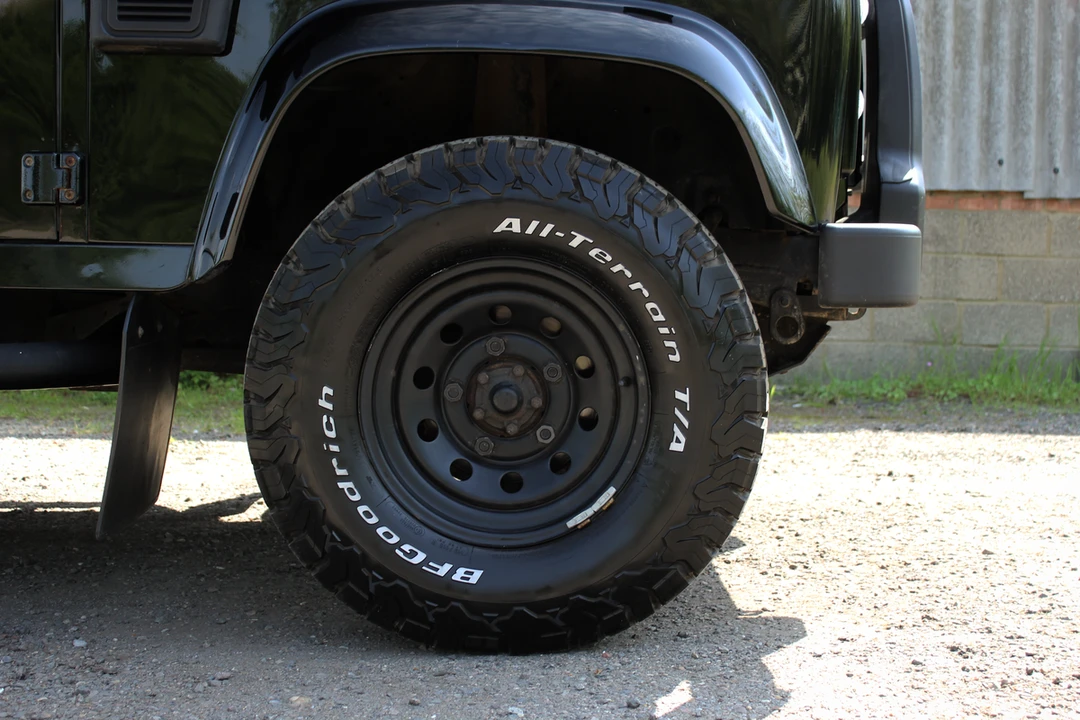 2012 Land Rover Defender 110 - Image 26 of 30