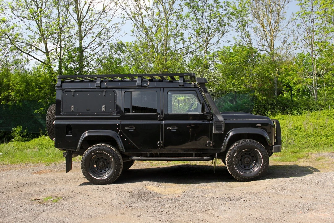 2012 Land Rover Defender 110 - Image 15 of 30