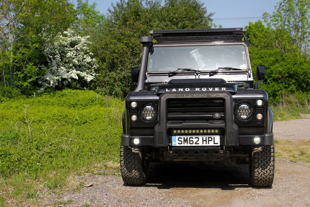 2012 Land Rover Defender 110 - Image 6 of 30