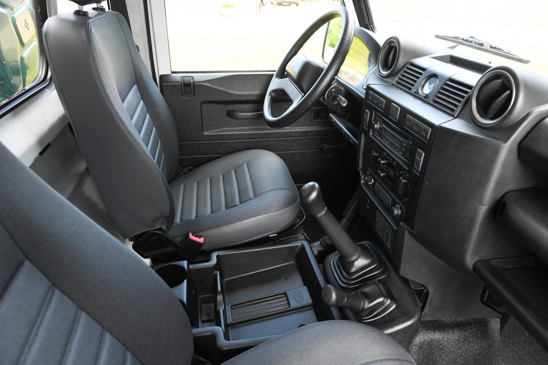 2012 Land Rover Defender 130 - Image 9 of 31