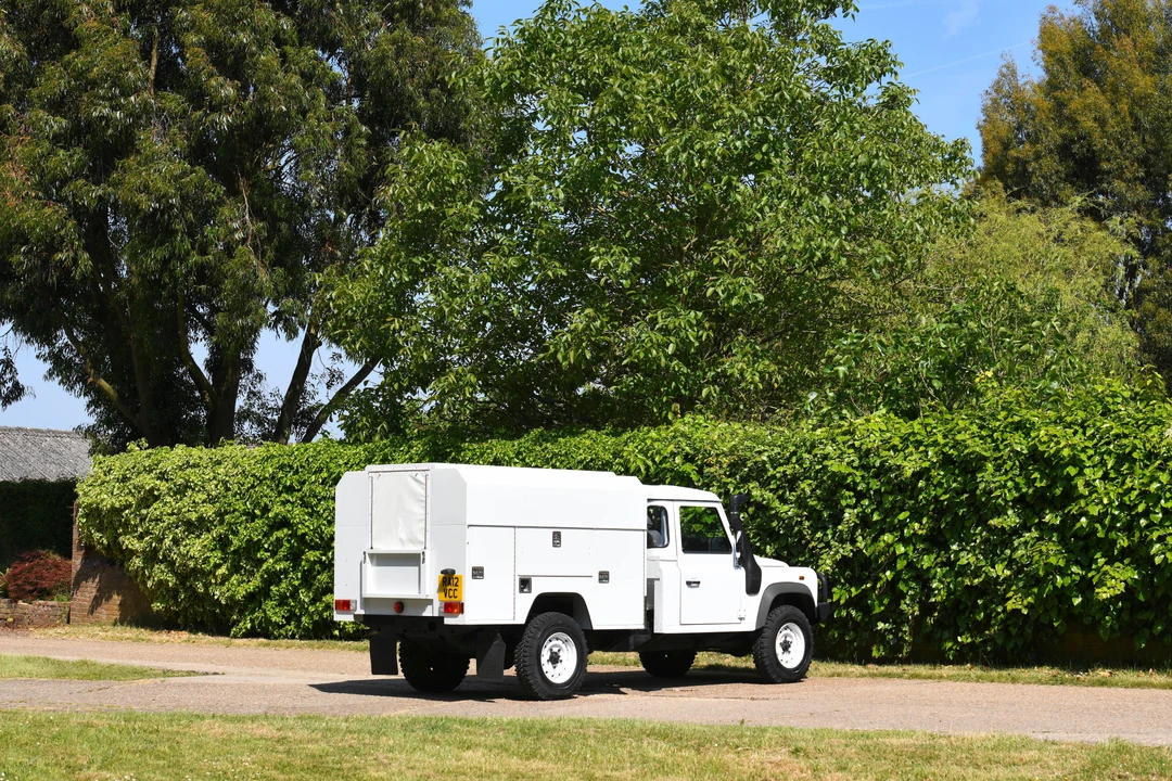 2012 Land Rover Defender 130 - Image 5 of 31
