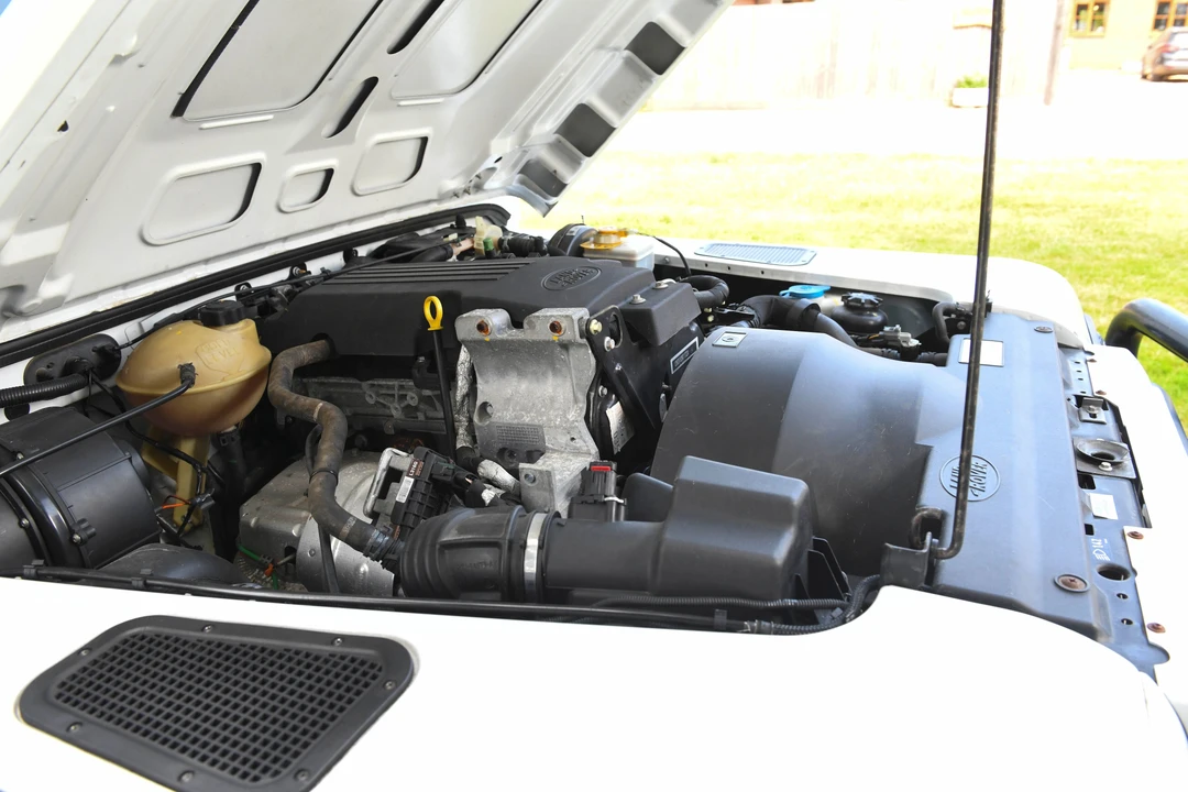 2012 Land Rover Defender 130 - Image 20 of 31