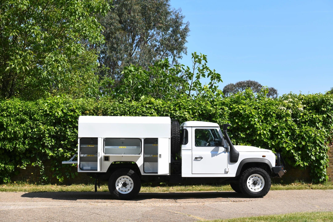 2012 Land Rover Defender 130 - Image 17 of 31