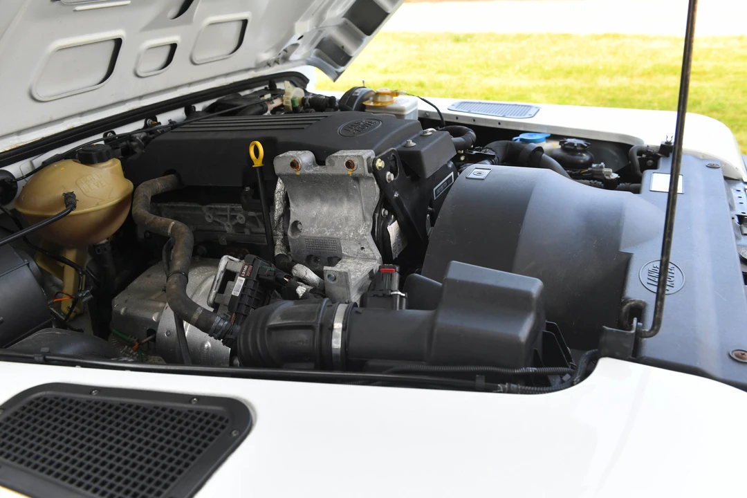 2012 Land Rover Defender 130 - Image 21 of 31