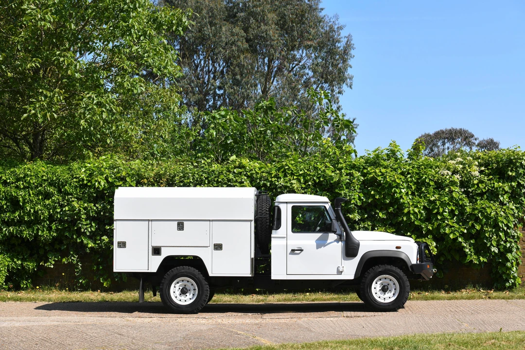 2012 Land Rover Defender 130 - Image 8 of 31