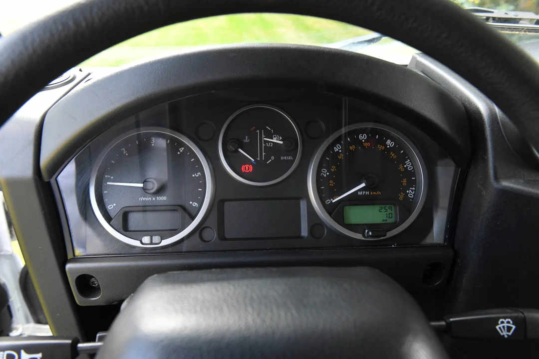 2012 Land Rover Defender 130 - Image 13 of 31
