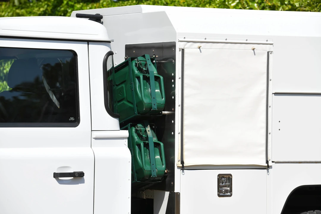 2012 Land Rover Defender 130 - Image 29 of 31