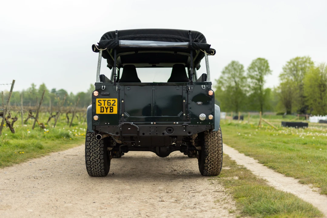 2012 Land Rover Defender 110 - Image 19 of 30