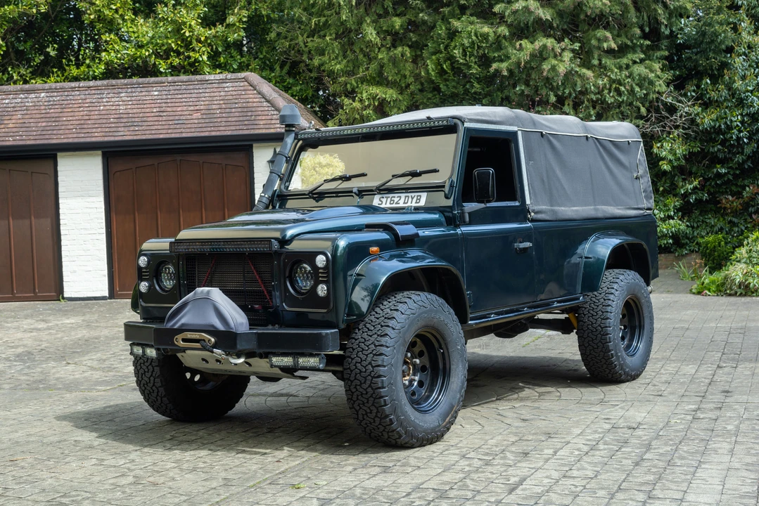 2012 Land Rover Defender 110 - Image 3 of 30