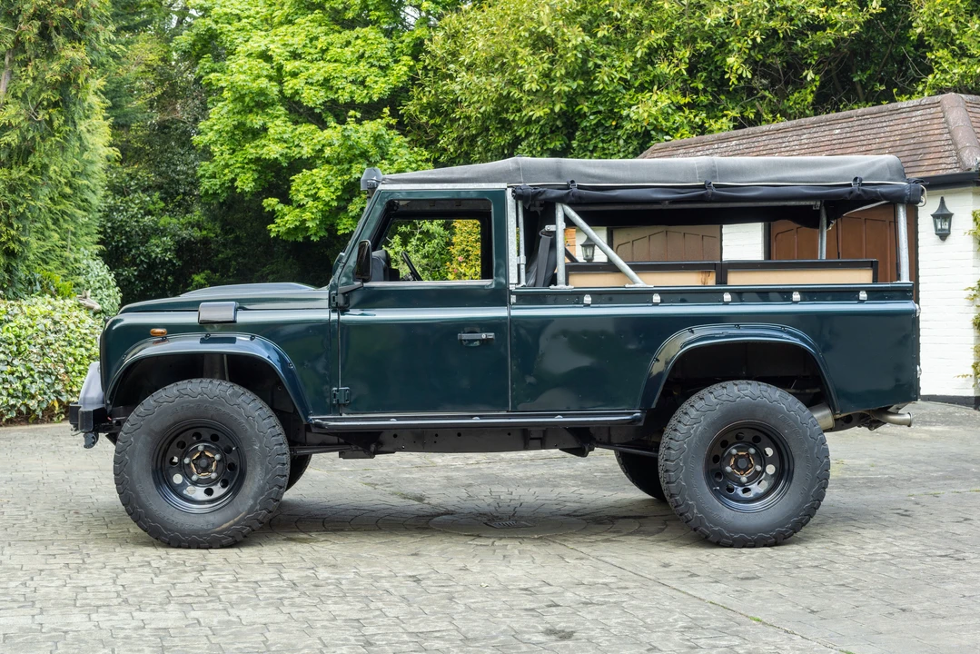 2012 Land Rover Defender 110 - Image 29 of 30