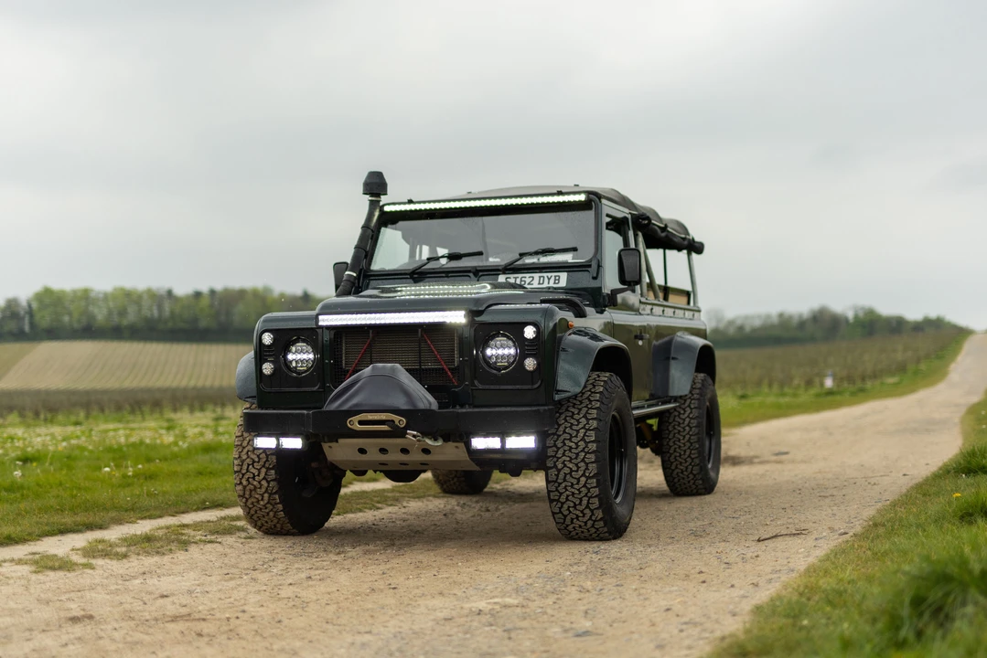2012 Land Rover Defender 110 - Image 7 of 30