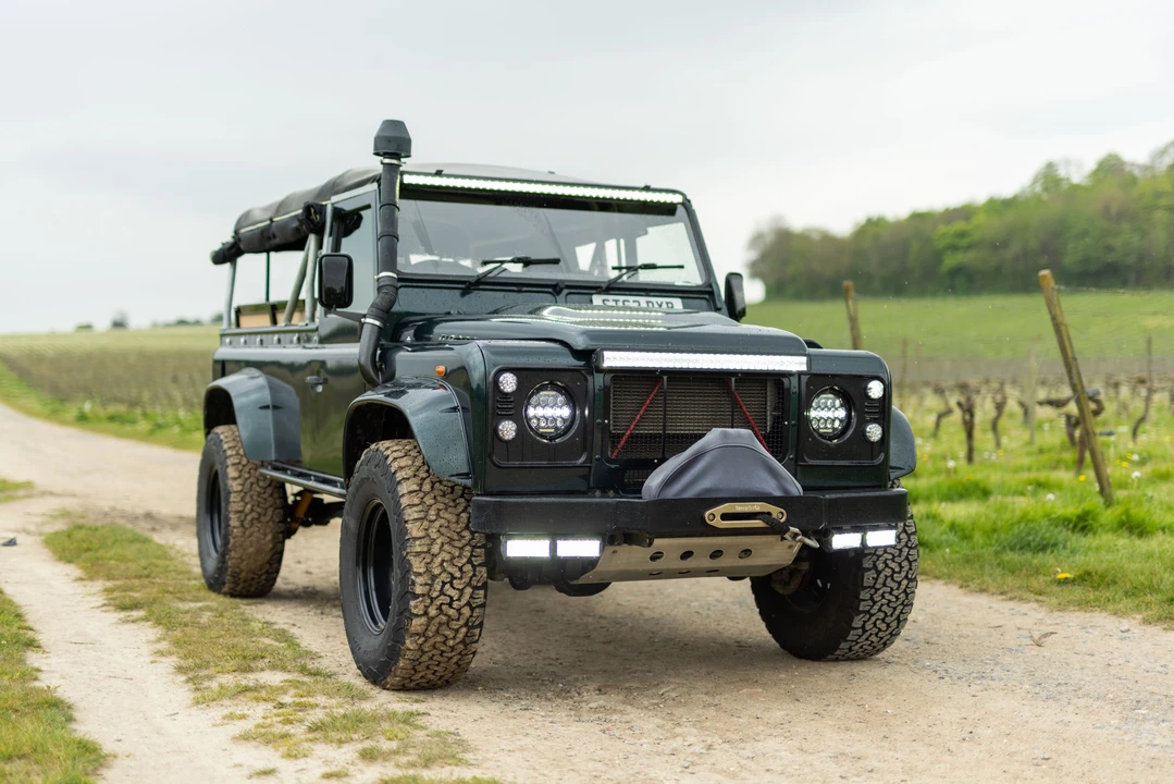 2012 Land Rover Defender 110 - Image 5 of 30