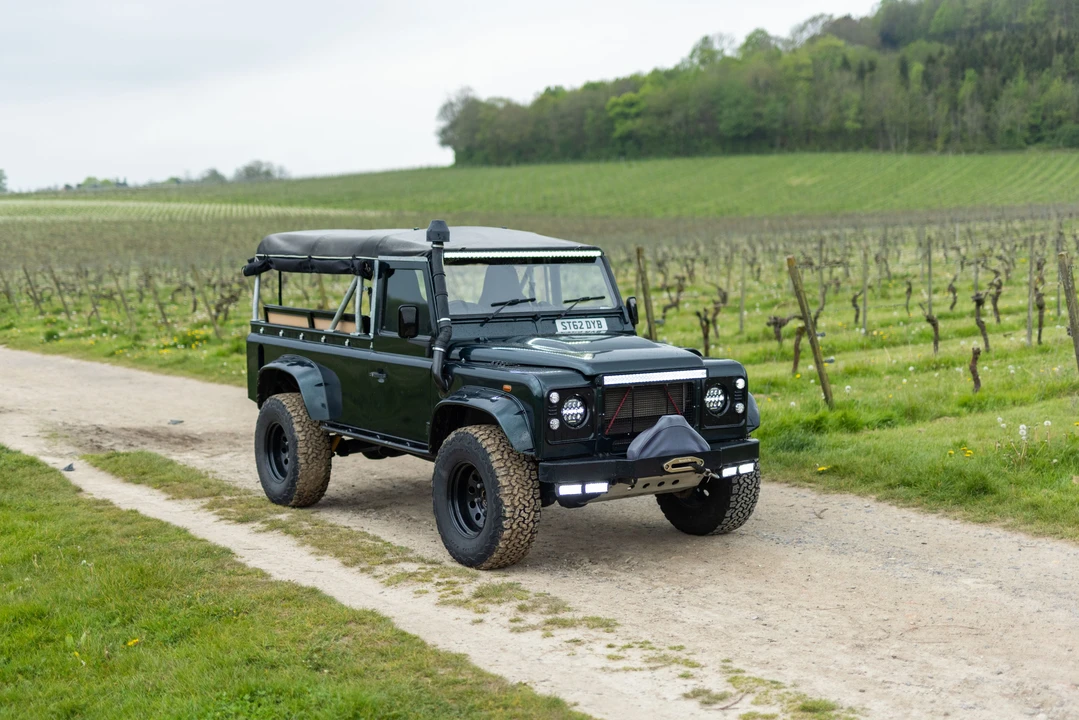 2012 Land Rover Defender 110 - Image 6 of 30