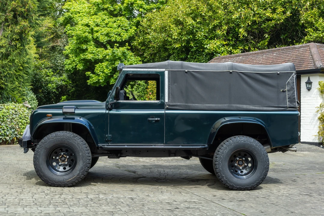 2012 Land Rover Defender 110 - Image 2 of 30