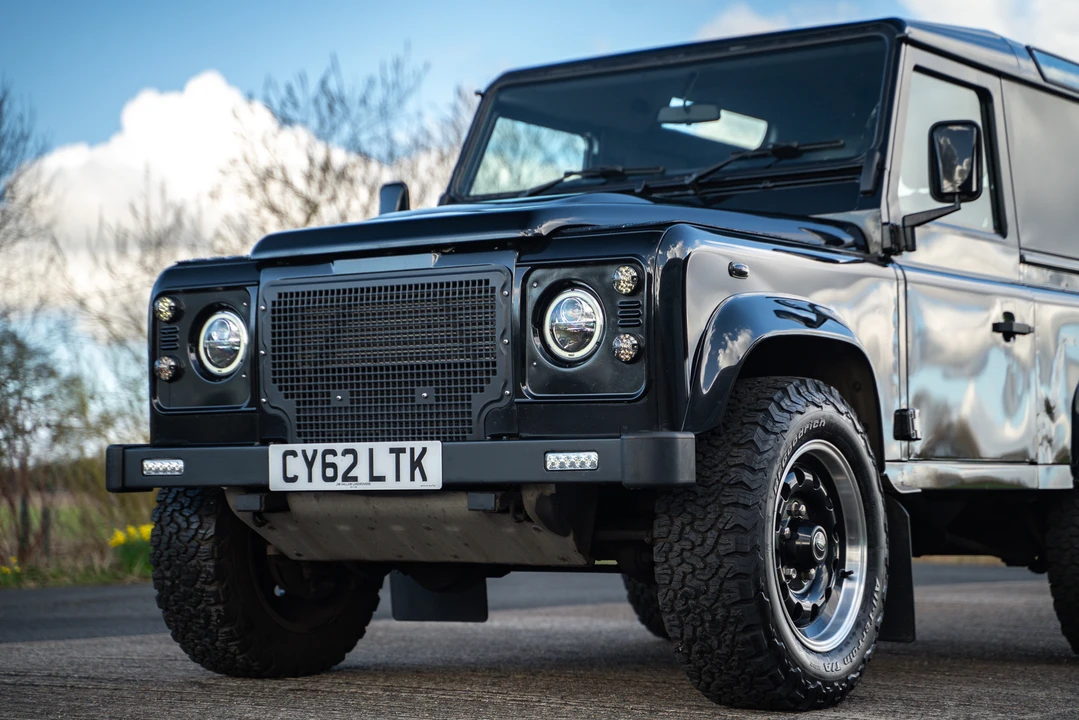 2012 Land Rover Defender 90 - Image 15 of 31
