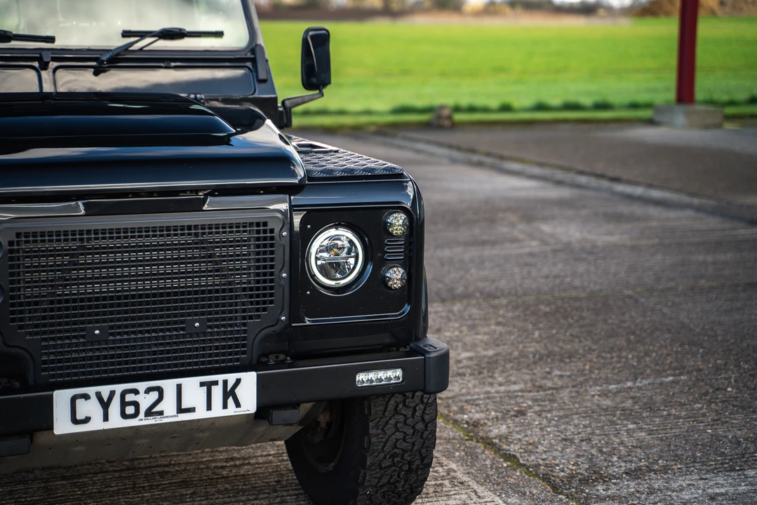 2012 Land Rover Defender 90 - Image 17 of 31