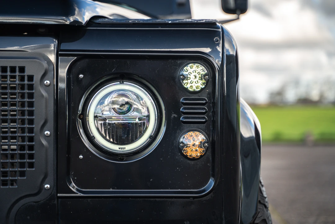 2012 Land Rover Defender 90 - Image 19 of 31