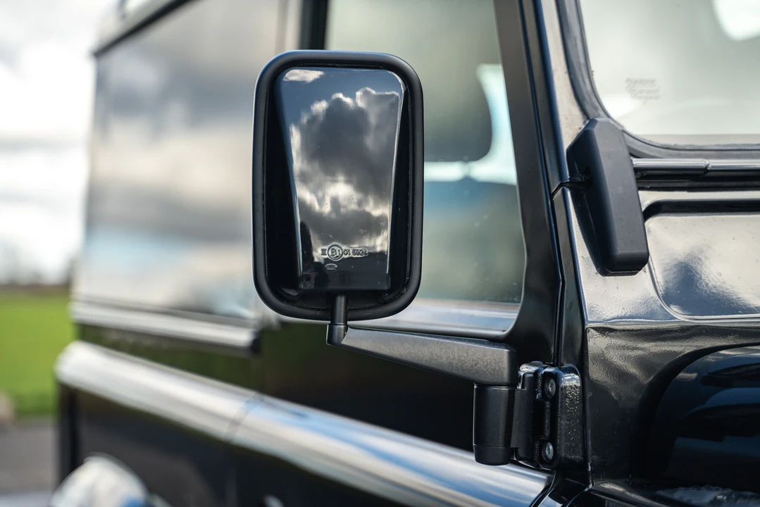 2012 Land Rover Defender 90 - Image 23 of 31
