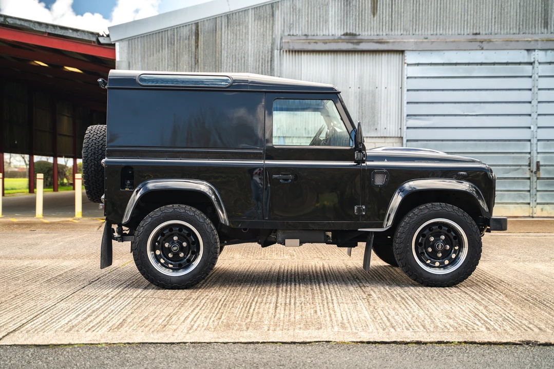 2012 Land Rover Defender 90 - Image 8 of 31