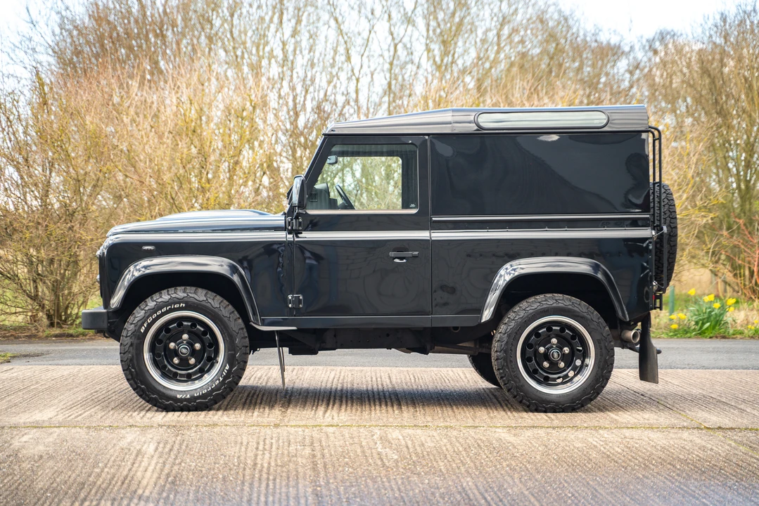2012 Land Rover Defender 90 - Image 4 of 31