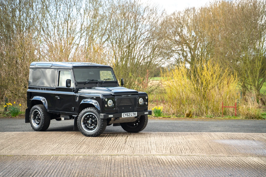 2012 Land Rover Defender 90 - Image 11 of 31