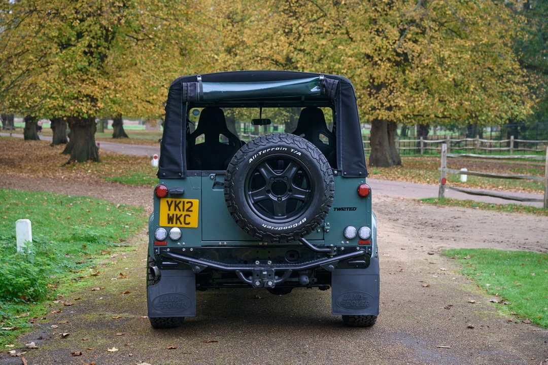 2012 Land Rover Defender 90 - Image 11 of 30