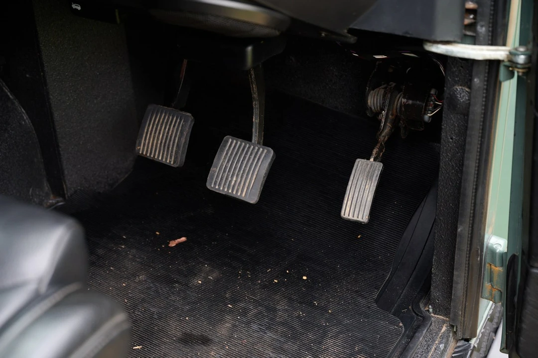 2012 Land Rover Defender 90 - Image 24 of 30