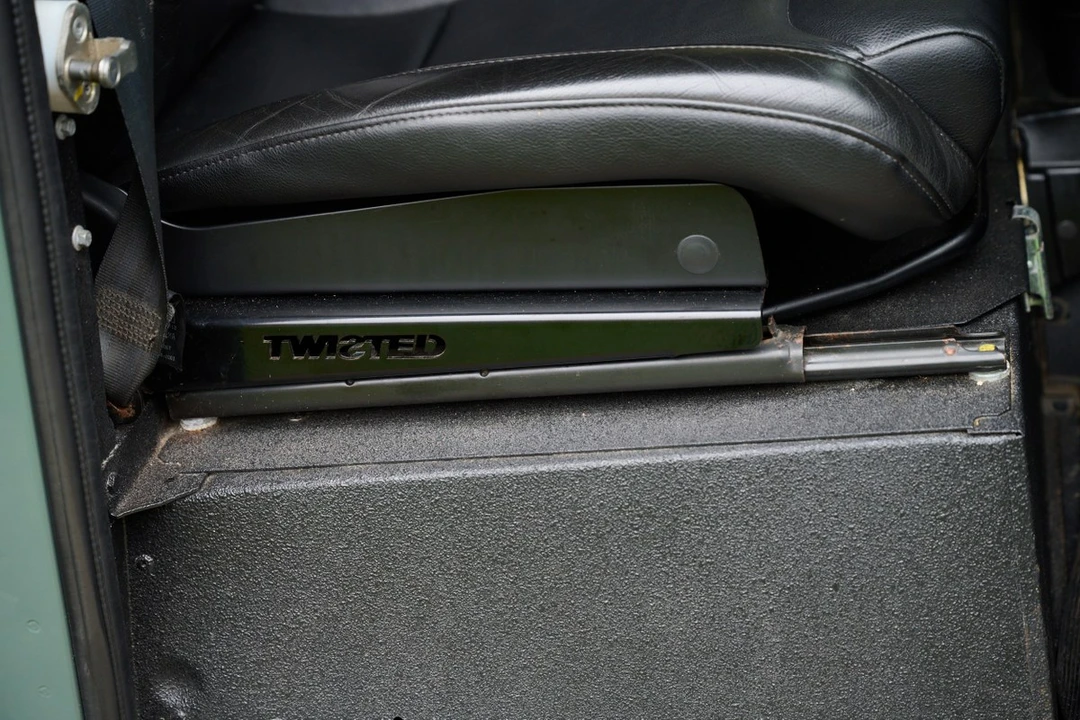 2012 Land Rover Defender 90 - Image 25 of 30