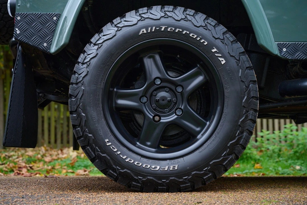 2012 Land Rover Defender 90 - Image 18 of 30