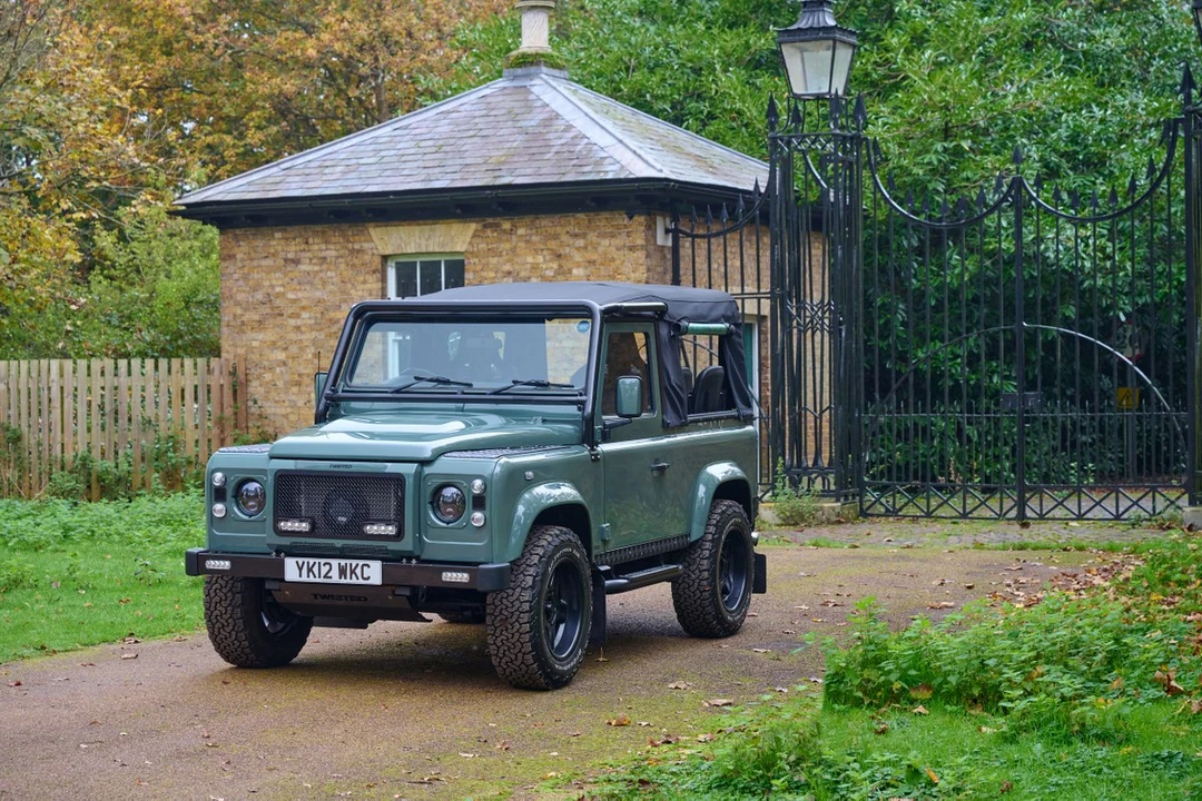 2012 Land Rover Defender 90 - Image 2 of 30