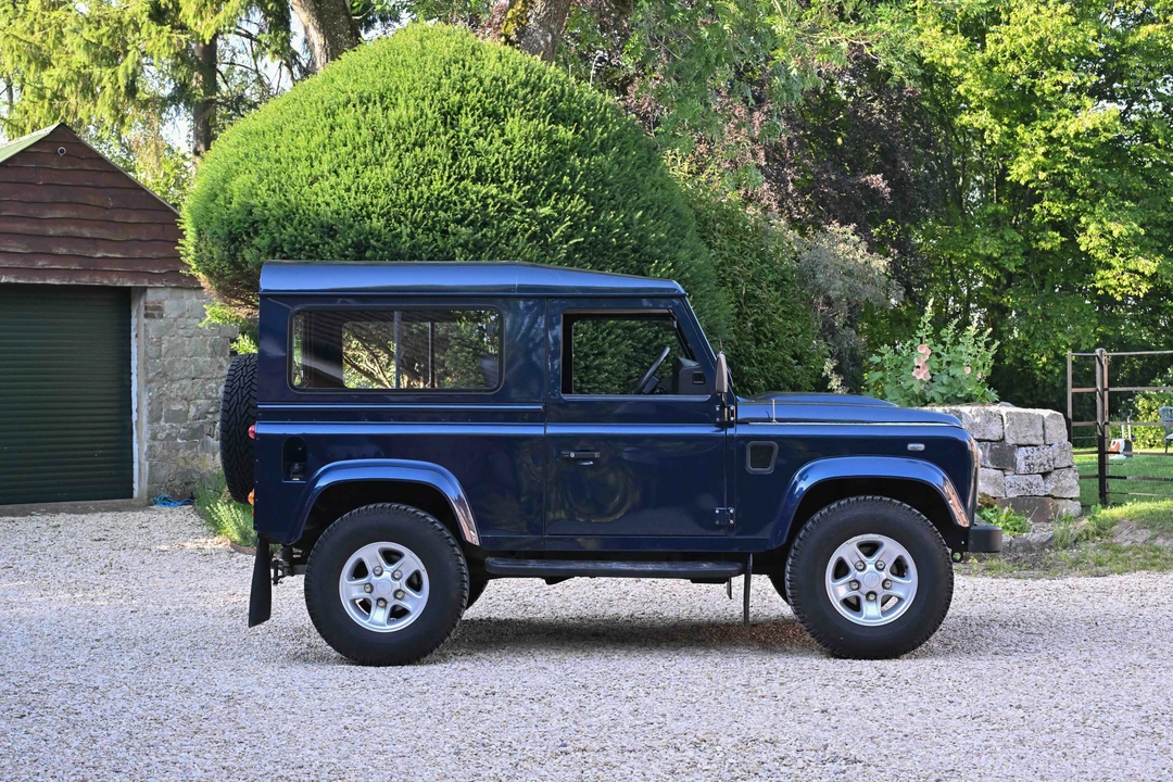 2012 Land Rover Defender 90 - Image 4 of 31