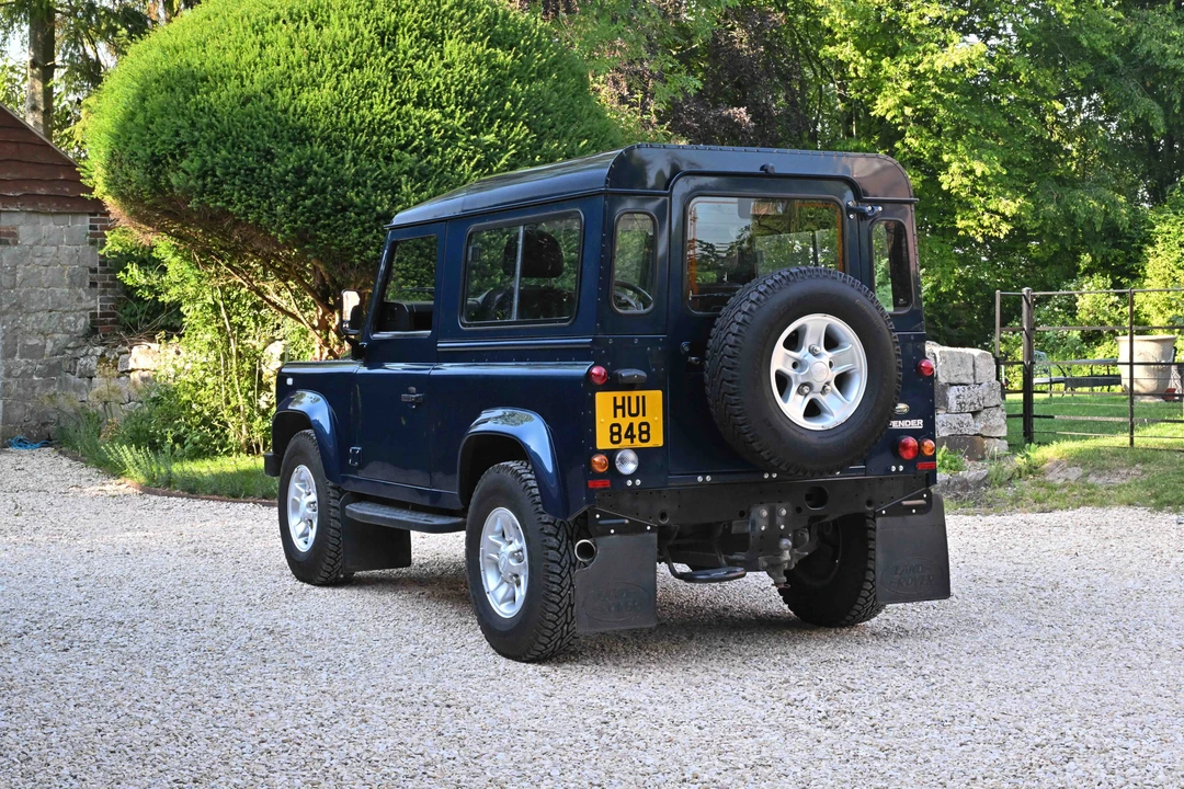 2012 Land Rover Defender 90 - Image 7 of 31
