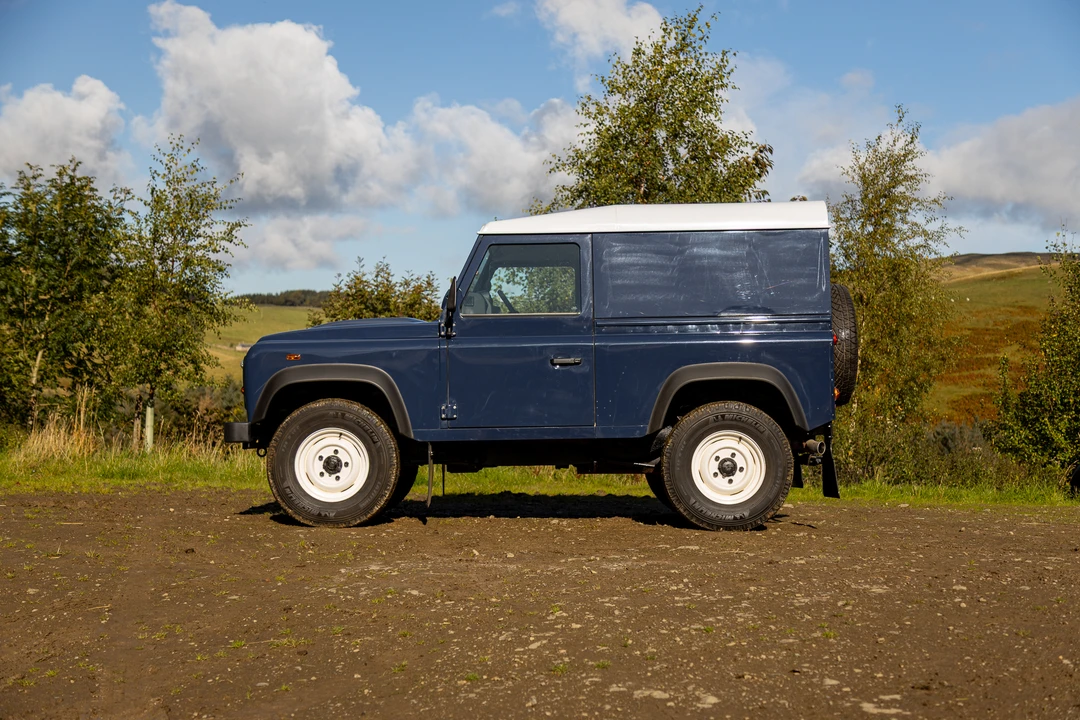 2012 Land Rover Defender 90 - Image 8 of 31
