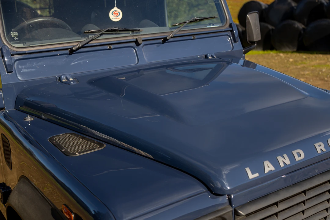 2012 Land Rover Defender 90 - Image 17 of 31