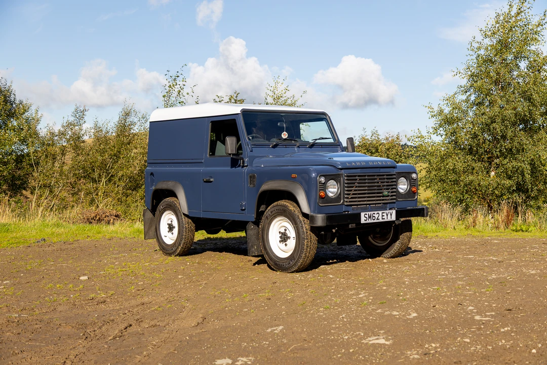 2012 Land Rover Defender 90 - Image 3 of 31