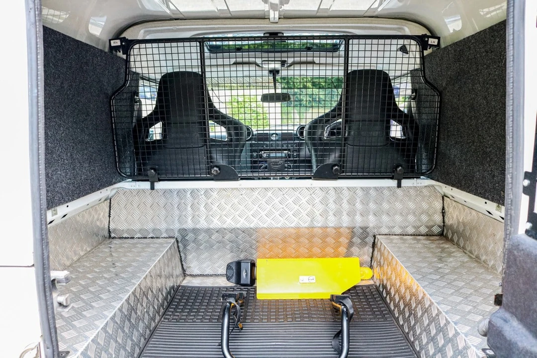 2012 Land Rover Defender 90 - Image 29 of 30