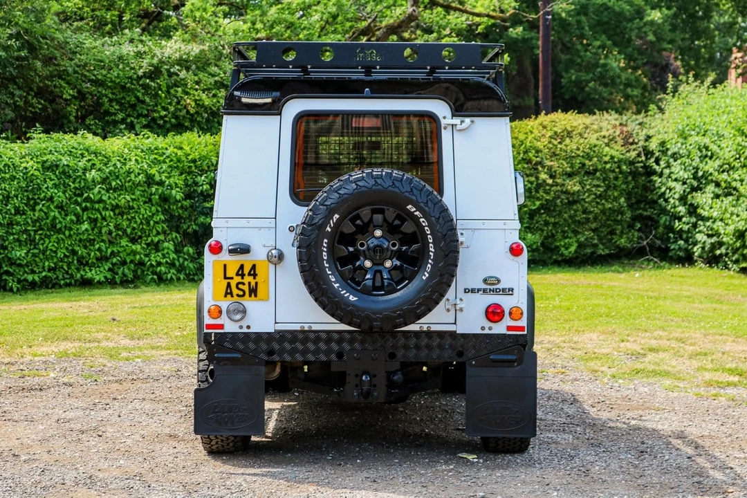2012 Land Rover Defender 90 - Image 8 of 30
