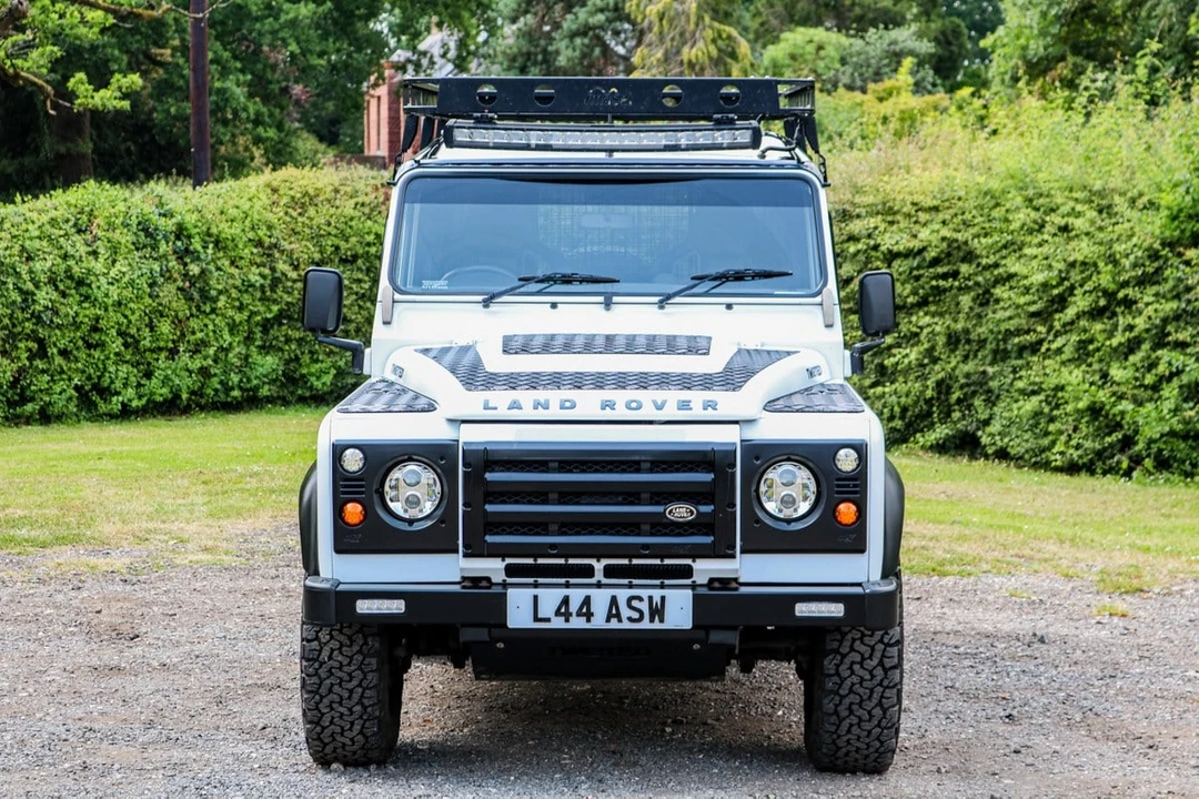 2012 Land Rover Defender 90 - Image 4 of 30