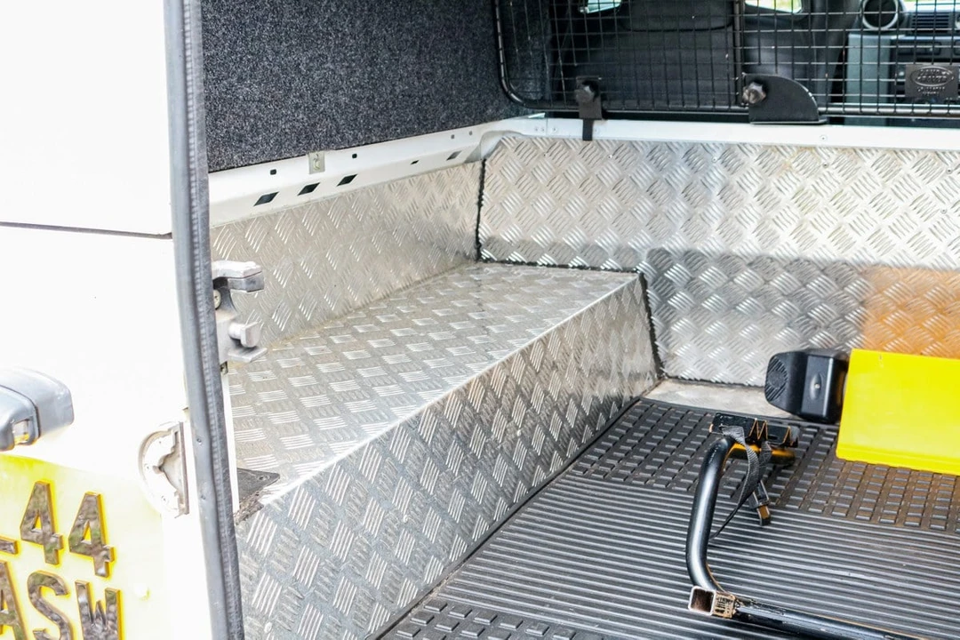 2012 Land Rover Defender 90 - Image 30 of 30