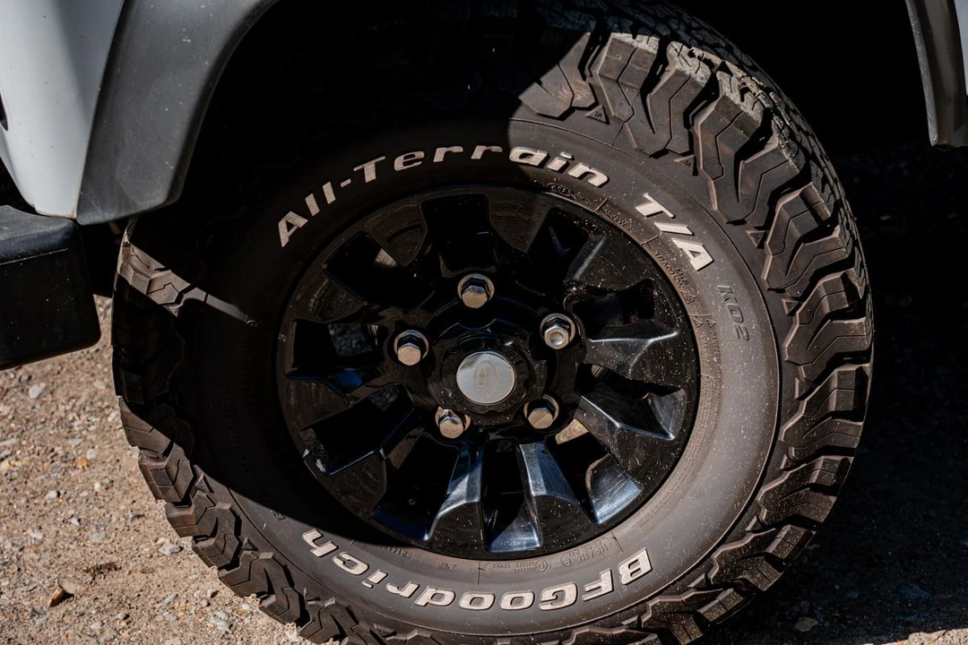2012 Land Rover Defender 90 - Image 13 of 30